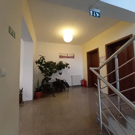 بيت ضيافة Pensiunea Riunione براشوف